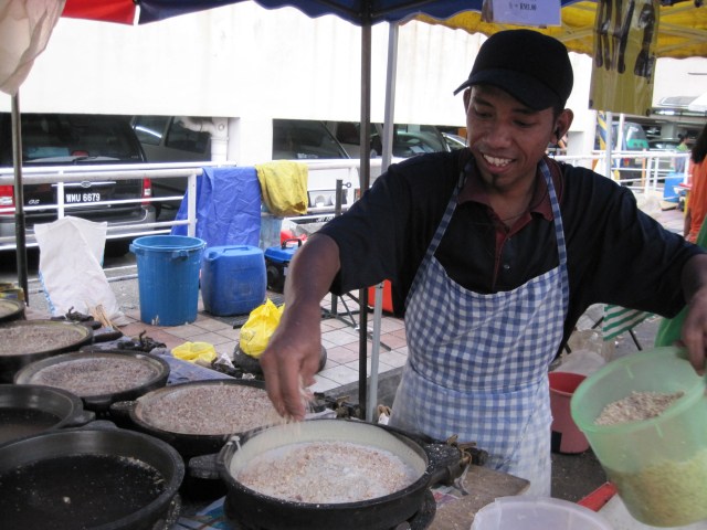Apam balik (sugary pancake) vendor at a Ramadan bazaar, Bangsar
