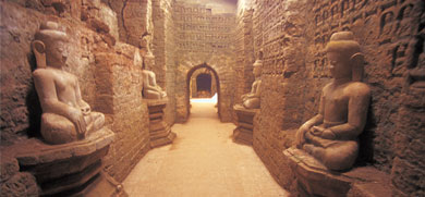 The Lost City of Mrauk U  Source - www.weekendsg.blogspot.com