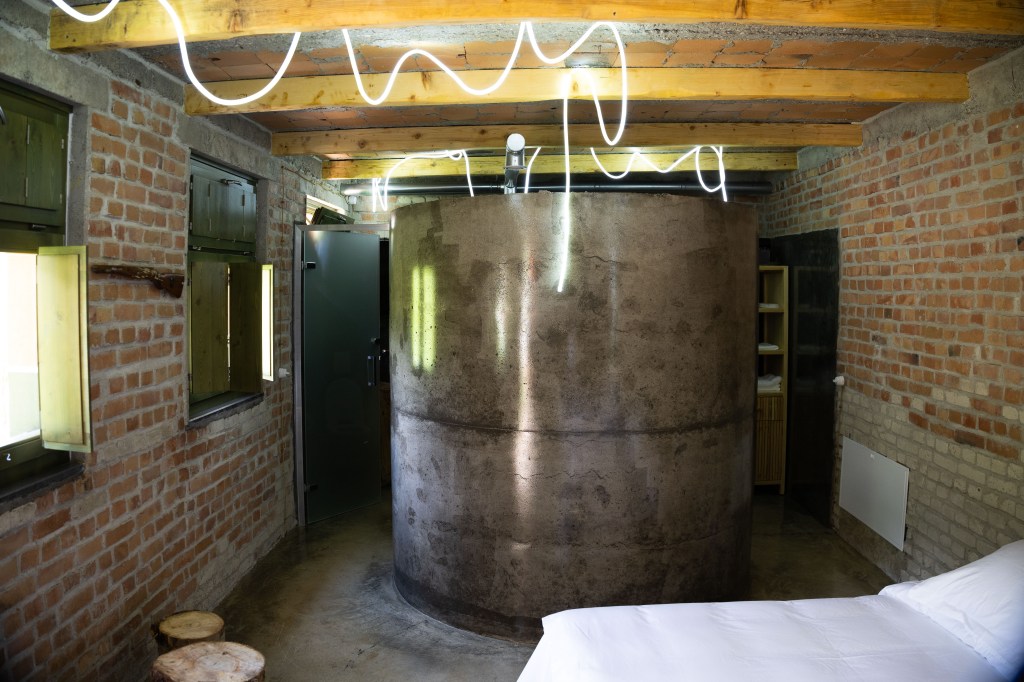 Kazerma e Cerenit guest house